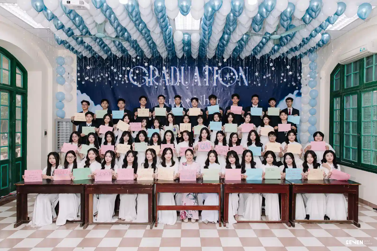 12 Nhật